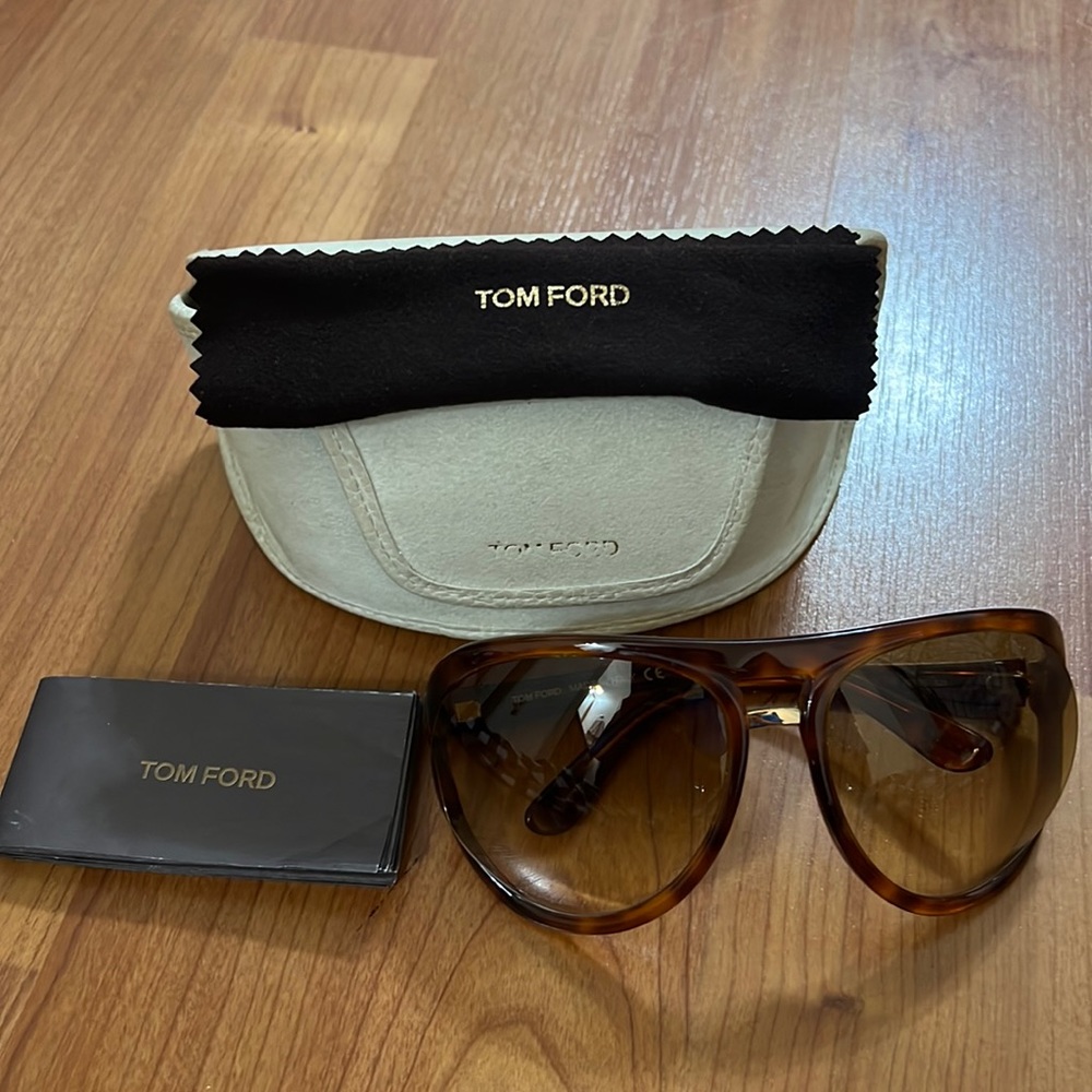 Tom Ford aviator sunglasses $450 perfect condition